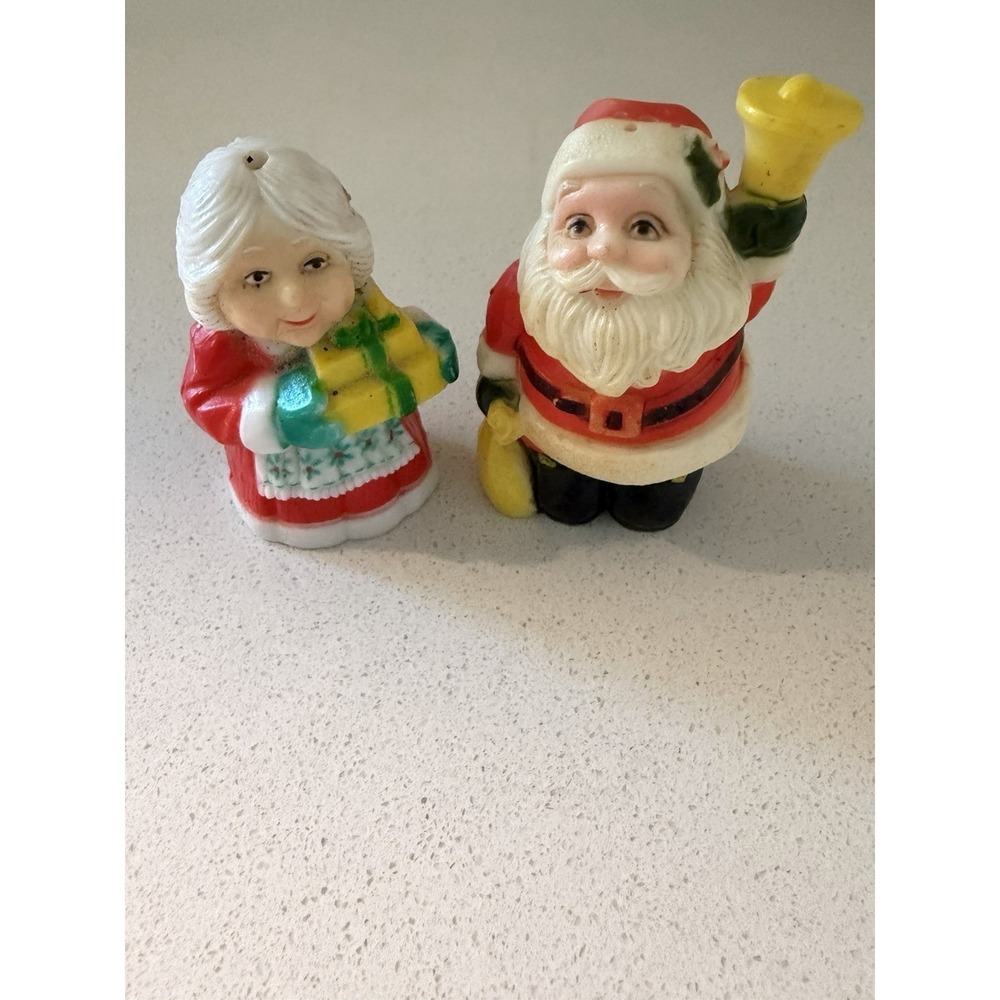 Plastic Hallmark Santa and Mrs. Claus Salt and Pepper Shakers Set - Hong Kong